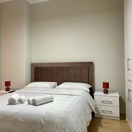 Home Inn Apartment Near City Center Тирана Екстер'єр фото