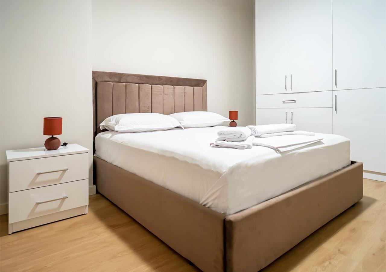 Home Inn Apartment Near City Center Тирана Екстер'єр фото