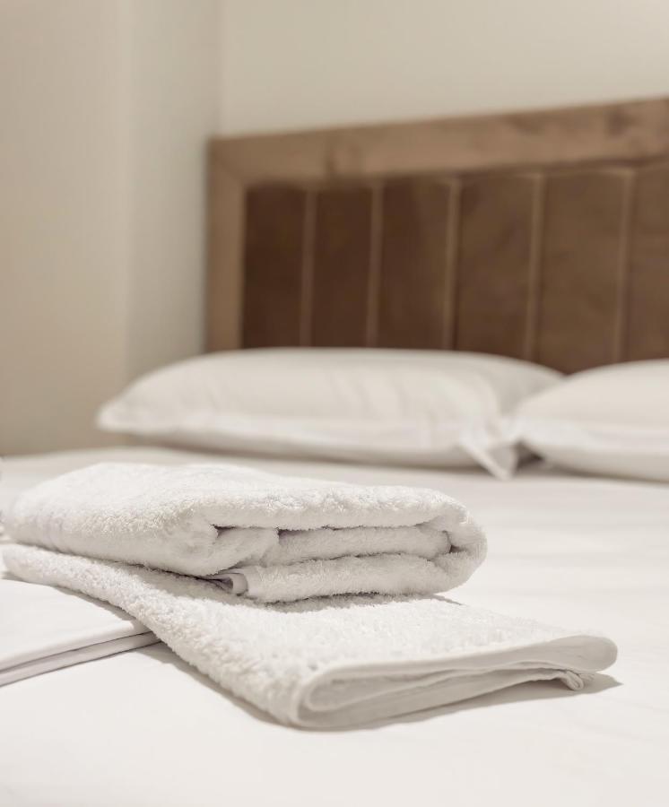 Home Inn Apartment Near City Center Тирана Екстер'єр фото