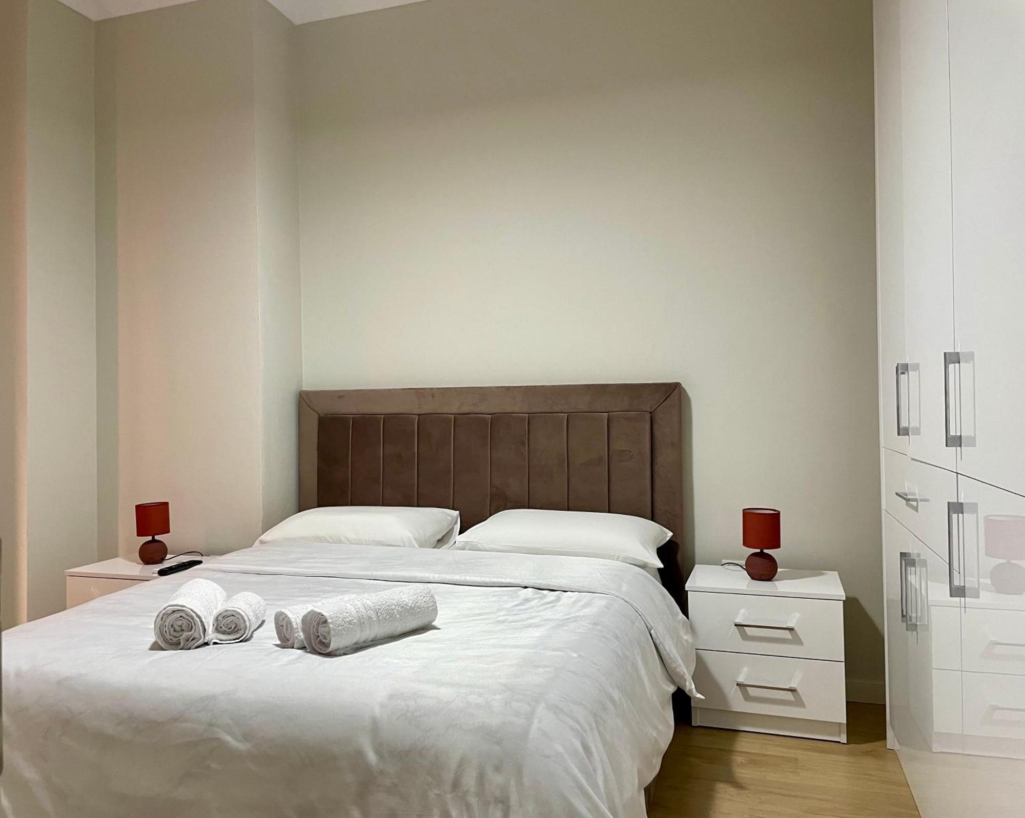 Home Inn Apartment Near City Center Тирана Екстер'єр фото